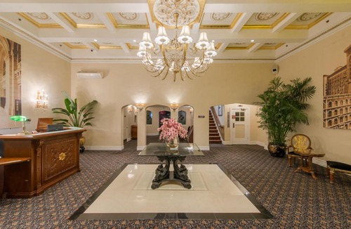 Larchmont Hotel | Hollywood Historic Hotel