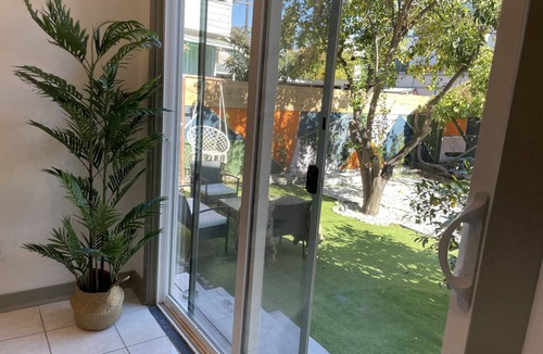 Little Armenia House | Hollywood Oasis