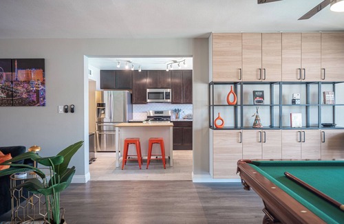 Las Vegas House | Home Away from Home - Modern 4BR w/Pool & Office