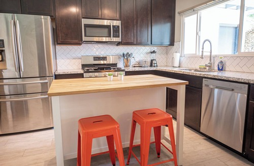 Las Vegas House | Home Away from Home - Modern 4BR w/Pool & Office
