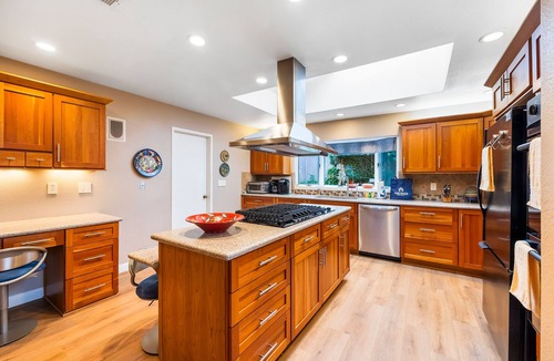 Hidden Valley House | Home away from home - With Private Pool & Close to the beach