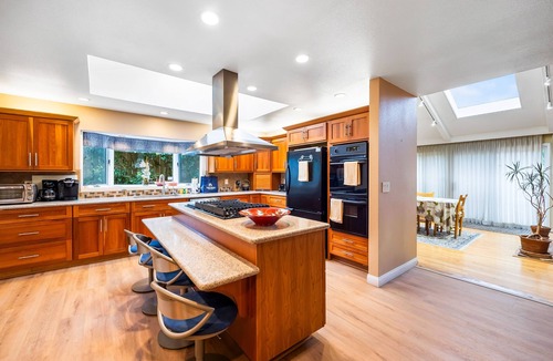 Hidden Valley House | Home away from home - With Private Pool & Close to the beach