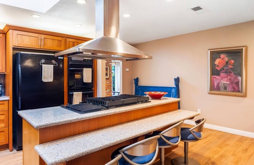 Hidden Valley House | Home away from home - With Private Pool & Close to the beach