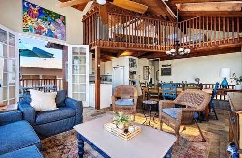 Mission Beach House | Home + Guest Apt Roof Deck 30 Sec to Sand