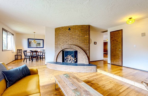 Albany House | Home near downtown with two living areas, patio, grill, streaming, & AC