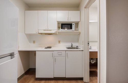 Fresno Hotel | HomeTowne Studios by Red Roof Fresno - West