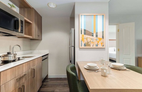 Rancho Cucamonga Hotel | Homewood Suites by Hilton Ontario-Rancho Cucamonga