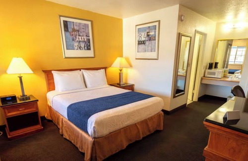 Pendleton Hotel | Homey Room w/Free Parking & Private Bath Near Eastern Oregon Local Highlights