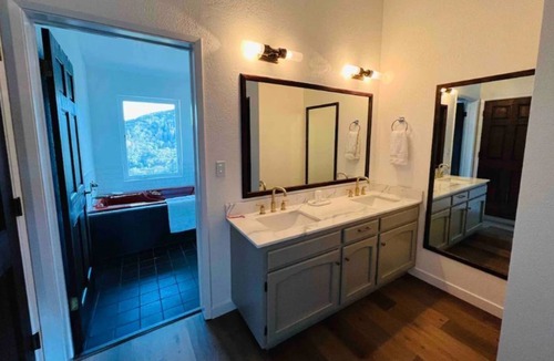 Ukiah Villa | Honey House Villa, wineries, views, pool, hot tub