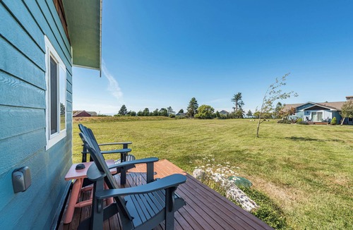 Sequim Cottage | Honeymoon Cottage - King, Jetted tub, Private