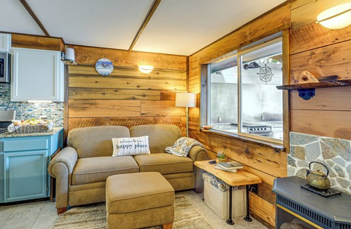 West Hills Cabin | Hood Canal Views: Remote Cabin in Quilcene!