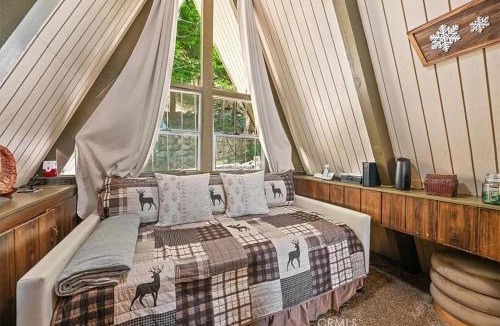 Twin Peaks House | Hot Tub A-Frame Cabin Lake Arrowhead Escape