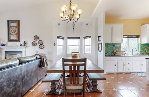 Copperopolis House | Hot Tub & Expansive Views: Copperopolis Mtn Home