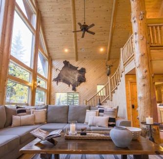 Mammoth Creek House | Hot Tub-Fire pit under the stars at Panguitch Lake