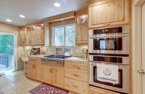 Cedar Glen House | Hot Tub + Forest Views! Lake Arrowhead Cabin