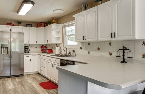 North Ogden Cottage | Hot Tub, Game Room, Putting Green! Ogden Oasis