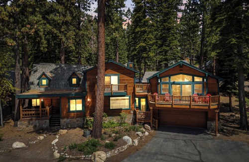 Carnelian Bay Cabin | Hot Tub - Game Room - 14 beds - Across from Lake Tahoe