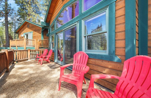 Carnelian Bay Cabin | Hot Tub - Game Room - 14 beds - Across from Lake Tahoe