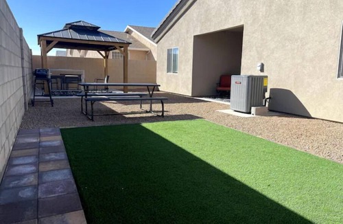 Kingman House | Hot Tub & Garage access!