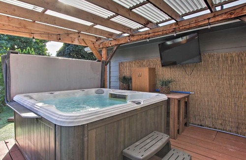 Springfield House | Hot Tub & Theater Room: Tropical Springfield Home