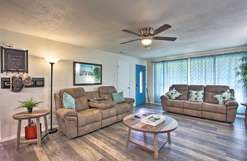 Springfield House | Hot Tub & Theater Room: Tropical Springfield Home