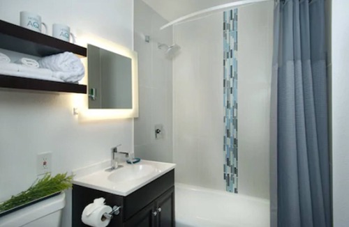 Roseville - Fleet Ridge Hotel | Hotel Aqua Mar