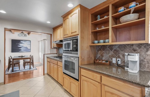 Bay Park House | House on the Hill - charming house with beautiful views
