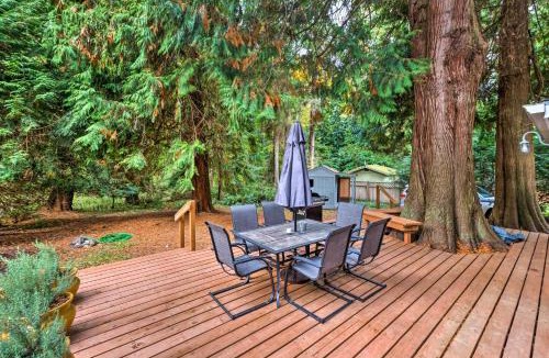 Clinton House | House w/Deck on Whidbey Island, 1 Mi from Shore!