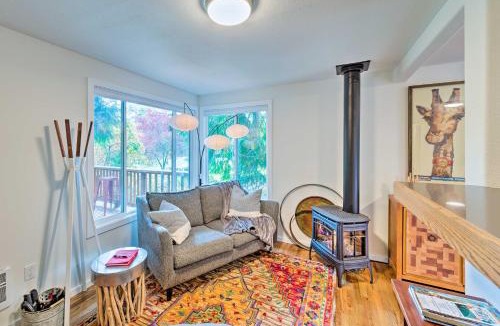 Clinton House | House w/Deck on Whidbey Island, 1 Mi from Shore!