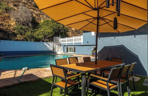 Bay Park House | Huge House w/Pool! Sleeps 16 | BBQ | Shuffleboard