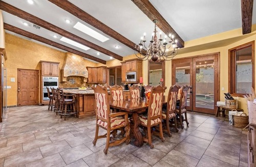Thousand Palms House | HUGE LUX Estate, Pool/Spa, Pickleball, Sleeps 22! Date Grove Near Palm Springs