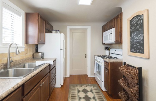 Flagstaff Cottage | Humphreys Cottage in Historic Downtown Flagstaff