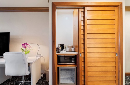 La Playa Hotel | Humphreys Half Moon Inn