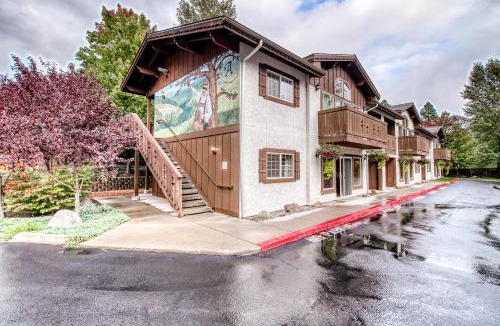 Sunnyslope Apartment | Icicle Village Resort 401 Aspen Abode