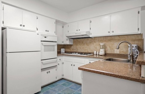 Sunrise Vista Chino Condo | Iconic Swiss Miss Near Downtown PS