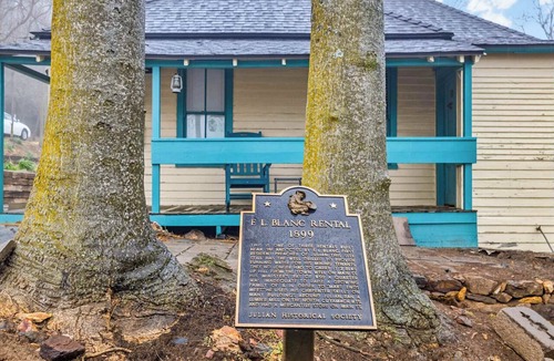 Julian House | Immerse in Julian | Cozy Cabin w/Fireplace & Deck