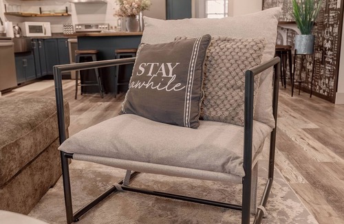 Roseburg House | Indigo Collective - Modern Comfort & Bold Design