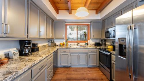 McKinney Estates House | Indigo Owl by AvantStay