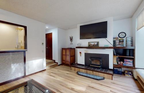 Glacier House | Indoor Pool & Game Room Access! Deming Mtn Escape