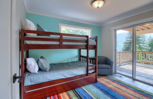 Yosemite West House | Inside Yosemite! Park Reservations Included/Sleeps 10