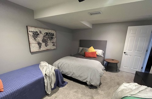 Farmington House | Inviting space 5 min from Lagoon, Station Park restaurants & shopping, & trails!