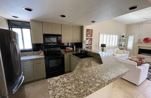 Palm Desert Villa | Ironwood Country Club Private Spa