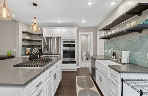 Eliot House | Irvington Craftsman, 4 Ensuite beds, Fenced Yard