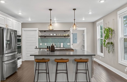 Eliot House | Irvington Craftsman, 4 Ensuite beds, Fenced Yard
