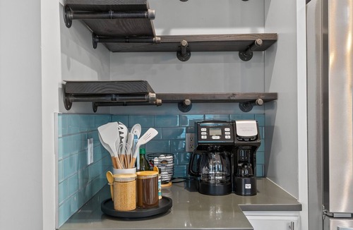 Eliot House | Irvington Craftsman, 4 Ensuite beds, Fenced Yard