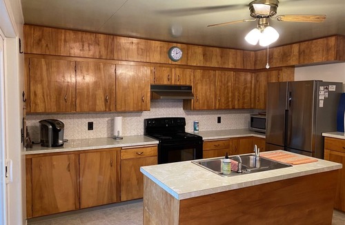 Pacific Beach House | Joe Creek Inn- Unique Home