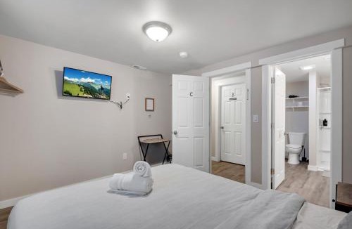 Atlantic House | Judkins Basement Suite Near Downtown & Light Rail
