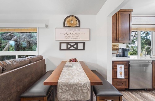 Julian Cabin | Julian Cafe Family Cottage - Includes Breakfast at The Julian Cafe & Bakery