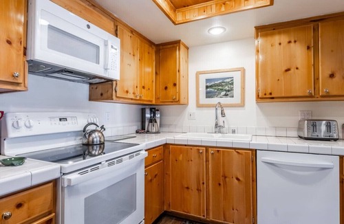 June Lake Condo | June Lake Interlaken 22 Cabin Decor