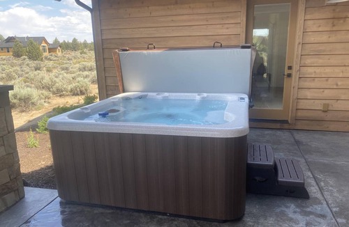 Alfalfa House | Juniper Mesa at Brasada - Brand new, Gorgeous Decor, Resort Pool and Private Hot Tub
